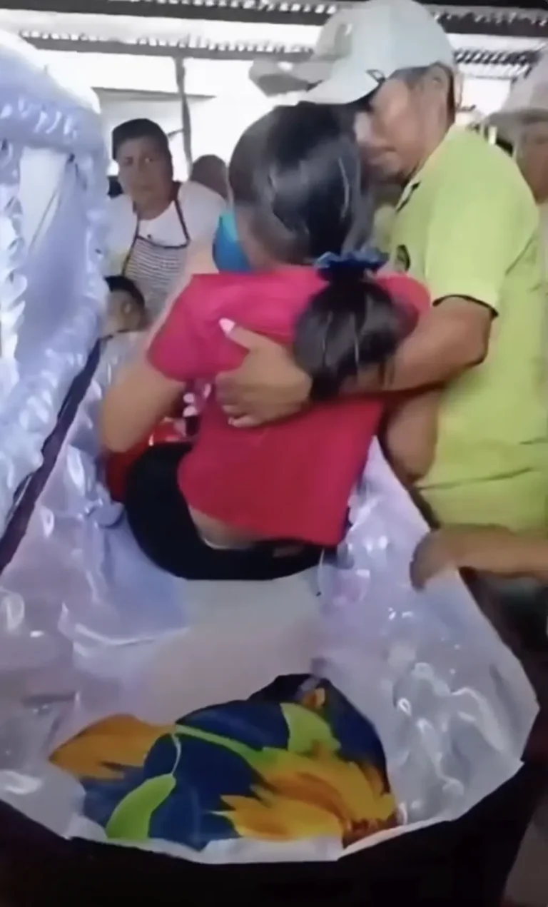 Girl Reportedly Wakes Up Inside Coffin at Funeral (NewsCentral TV)1