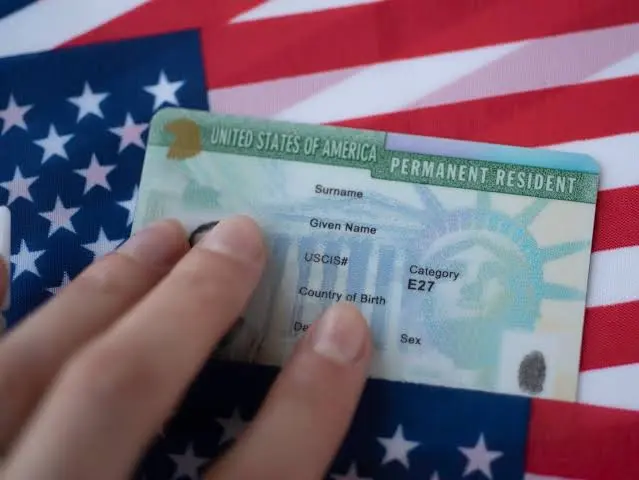 US Freezes Green-Cards Applications For Tech Firms