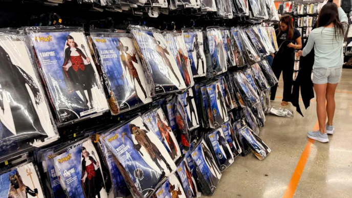 California Halloween store shooting leaves one dead (News Central TV)
