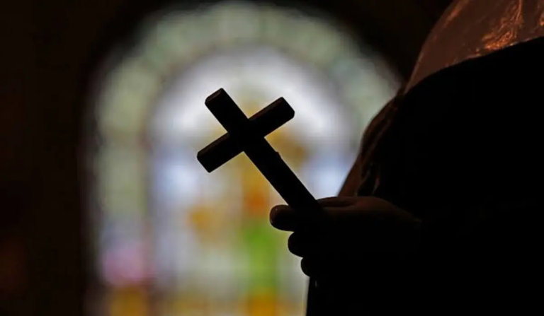 Falling Crucifix Kills Priest During Mass in Ecuador
