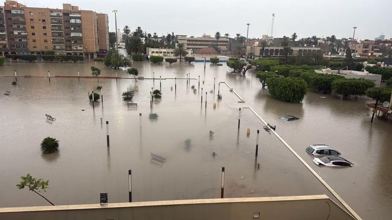 Two dead as torrential floods hit Tripoli (News Central TV)