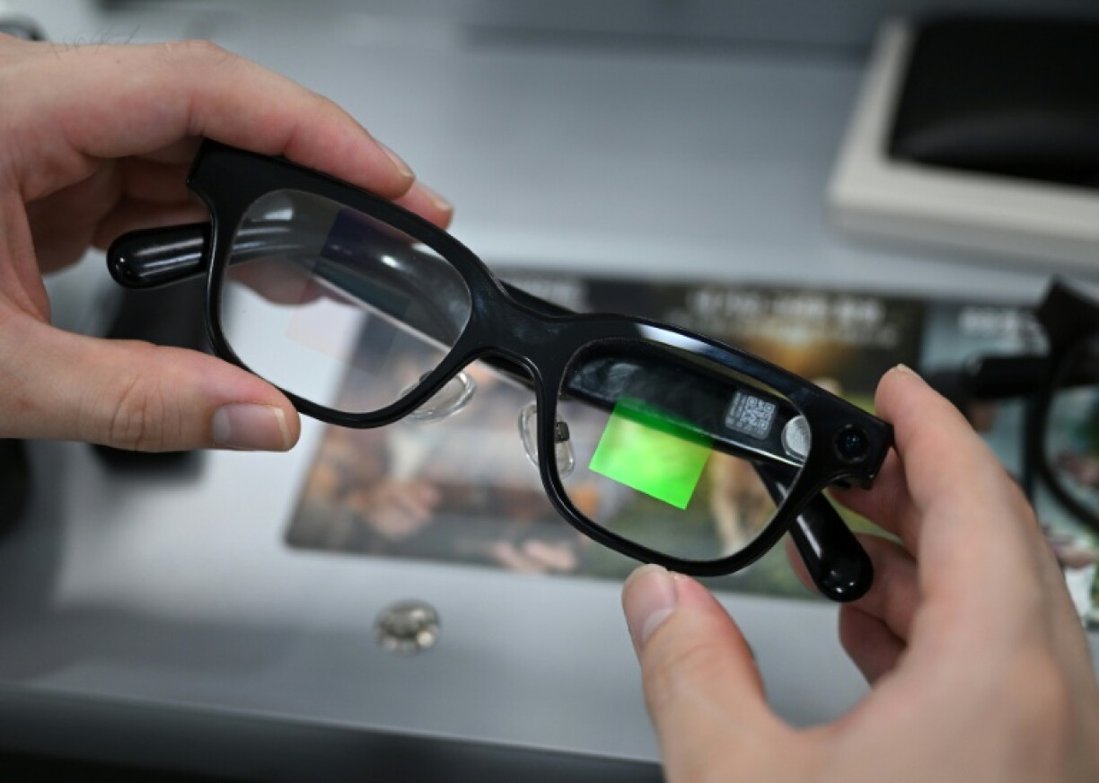 South Korea to prosecute smart glass exam cheats (News Central TV)