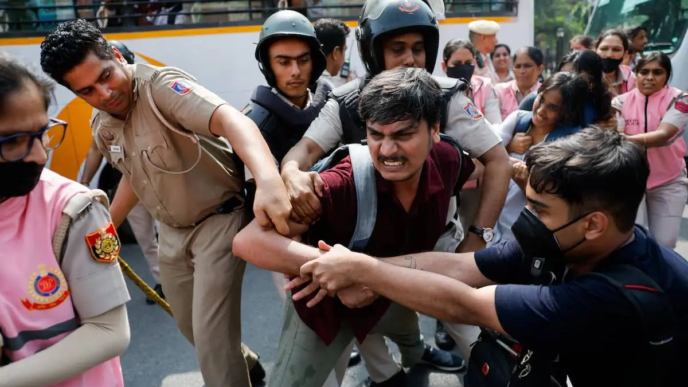 India detains 'Cockroach' leaders (News Central TV)