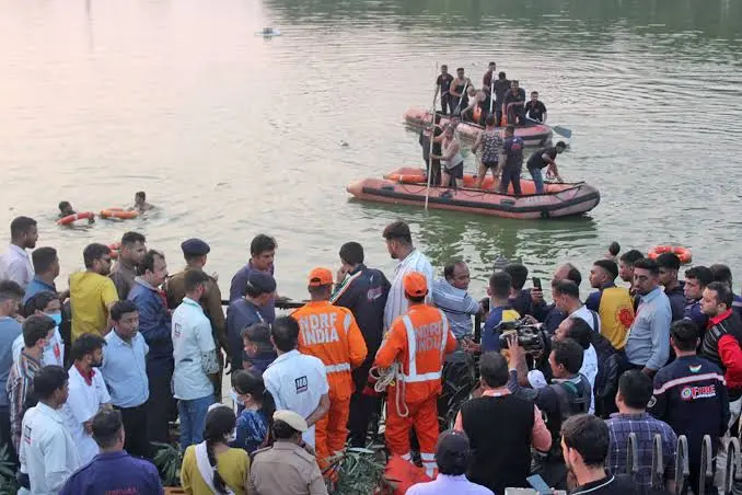 India Festival Boat Capsize Kills 13 Children (News Central TV)