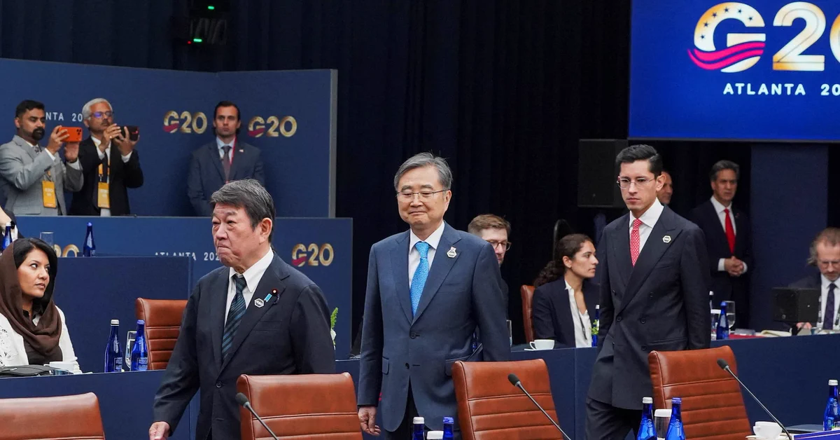 Japan demands release of national in meeting with Russia's Lavrov