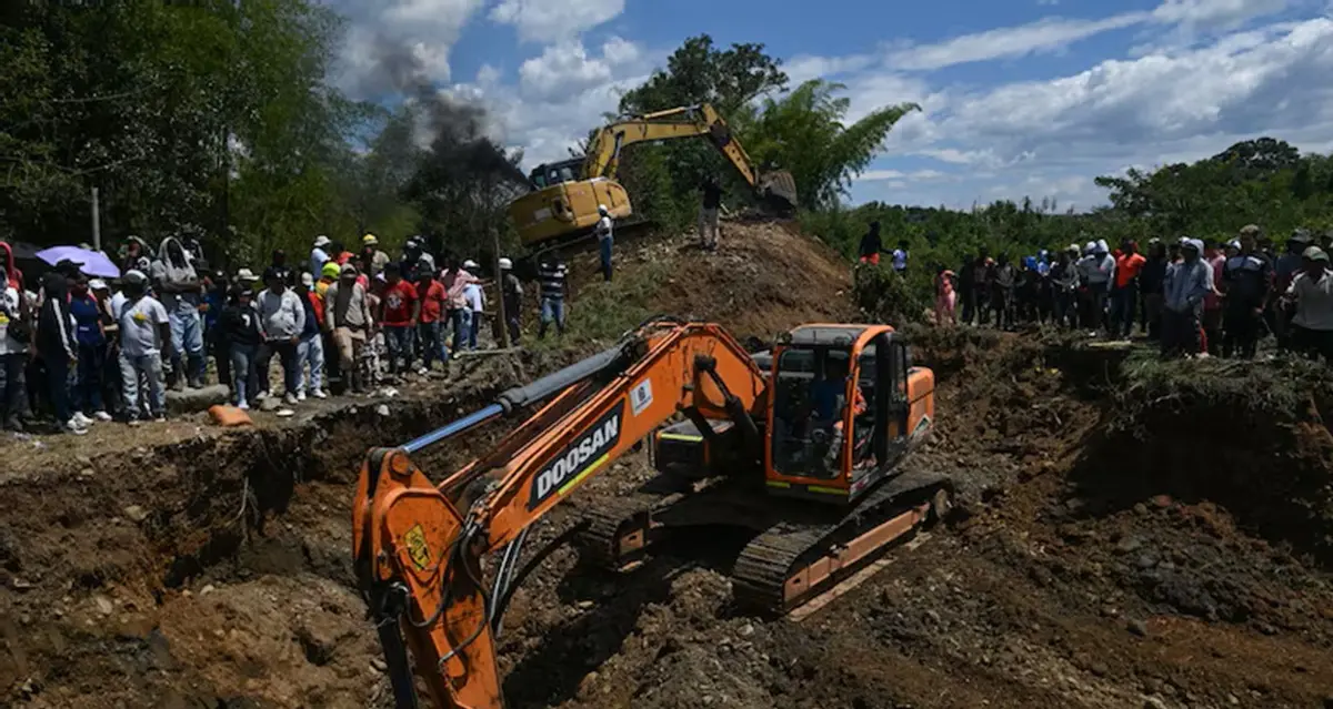 Colombia Mine Landslide Kills 14
