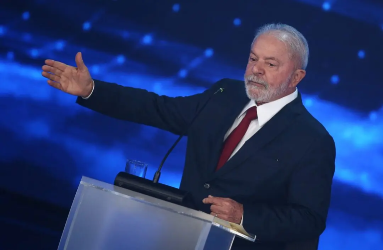 Lula, Bolsonaro to Face Off in First Debate