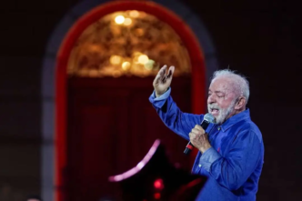 Lula and Bolsonaro trade blows in final Brazil scramble (News Central TV)