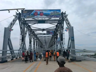 Nigerian Government Reopens First Niger Bridge (NewsCentral TV)