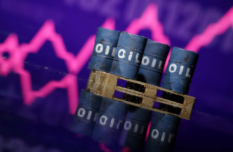 Oil prices hit $115 as stocks mixed on AI and earnings (News Central TV)