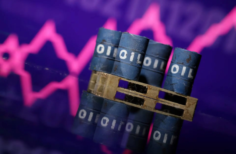 Oil Prices Hit $115 as Stocks Mixed on AI, Earnings