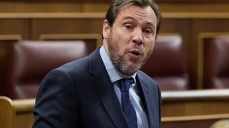 Spain’s Transport Minister says that a wrong order caused a rail crash (News Central TV)