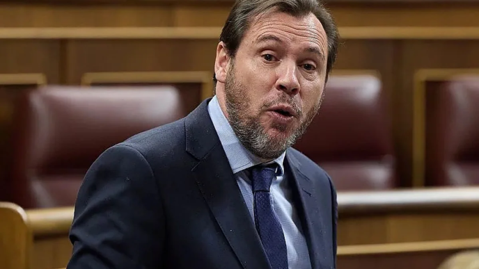Spain’s Transport Minister says that a wrong order caused a rail crash (News Central TV)