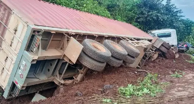 Plateau Road Crash Kills 20, Leaves Vehicles Burnt