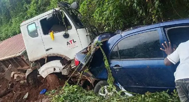Plateau Road Crash Kills 20, Leaves Vehicles Burnt (NewsCentral TV)2