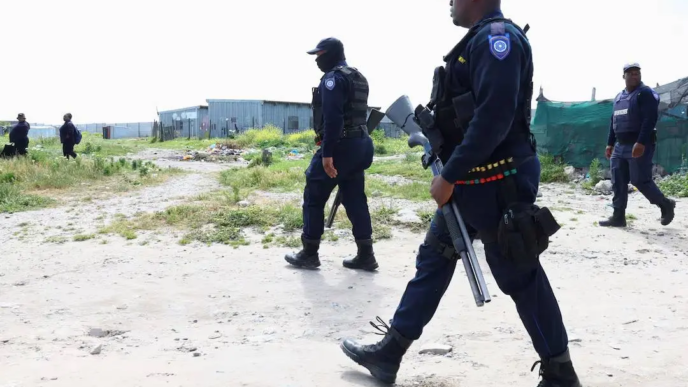 South African police rescue 200 from an illegal rehab centre (News Central TV)