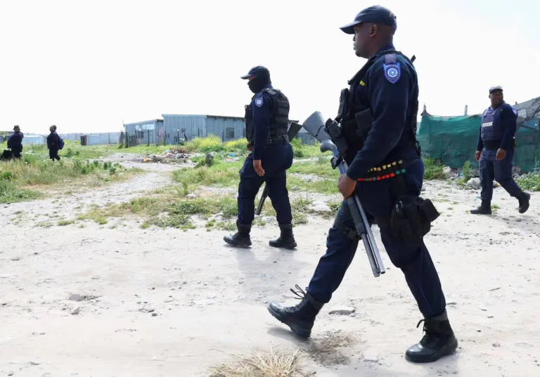 South African Police Rescue 200 From Illegal Rehab Centre