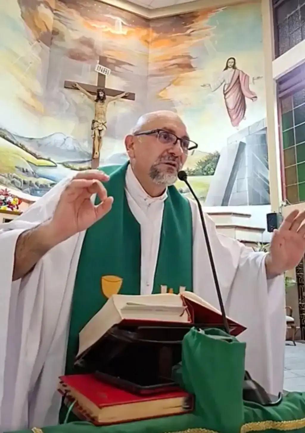 Falling Crucifix Kills Priest During Mass in Ecuador