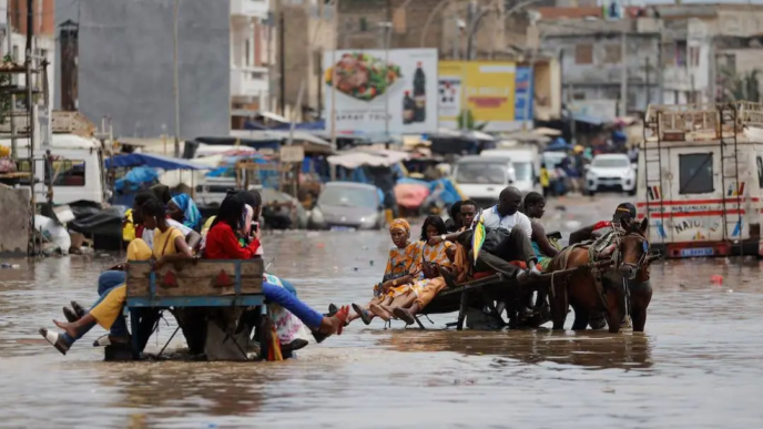 Senegal postpones new school year over flooding (News Central TV)