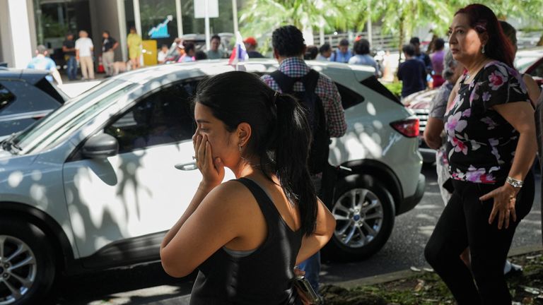 7.7 quake hits Panama, triggers tsunami warning (News Central TV)