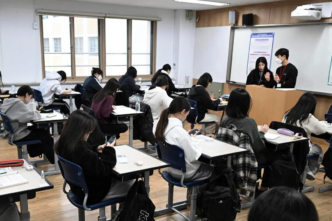 South Korea to prosecute smart glass exam cheats (News Central TV)