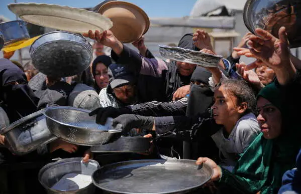 UN Agency Cuts Gaza Aid Over Funding