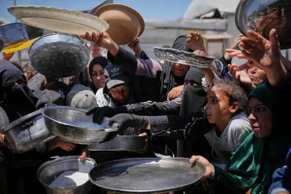 UN Agency Cuts Gaza Aid Over Funding