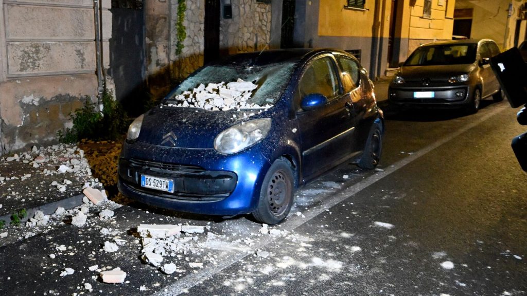 4.4 Magnitude Earthquake Strikes Naples Area