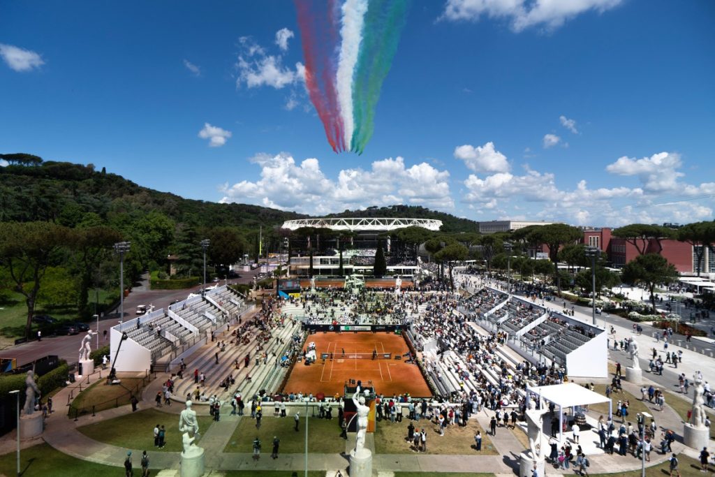  Jannik Sinner Dominates Ruud; Coco Gauff Battles Into Italian Open Final