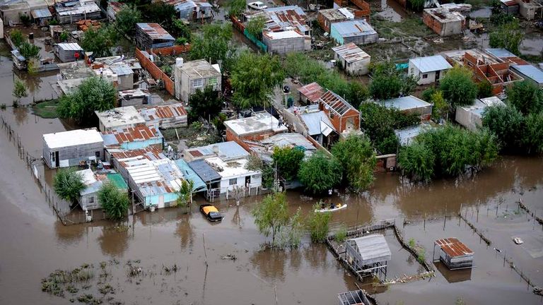 Argentina Floods Leave 10 Dead, Force Hundreds to Evacuate