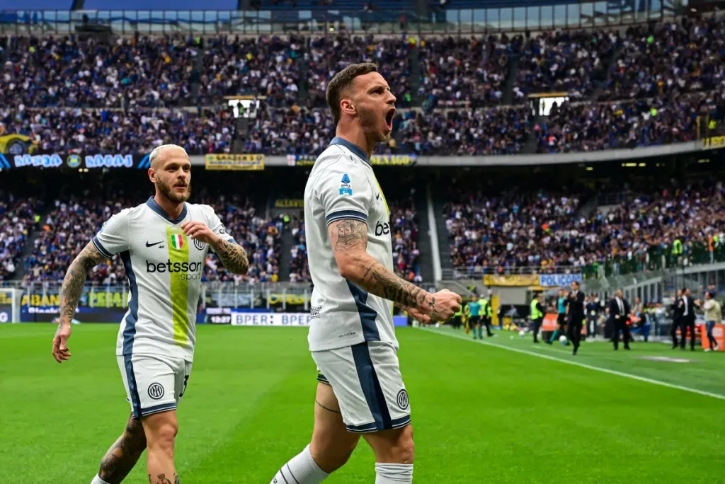 Arnautovic Lifts Inter Six Points Clear Ahead of Bayern Clash