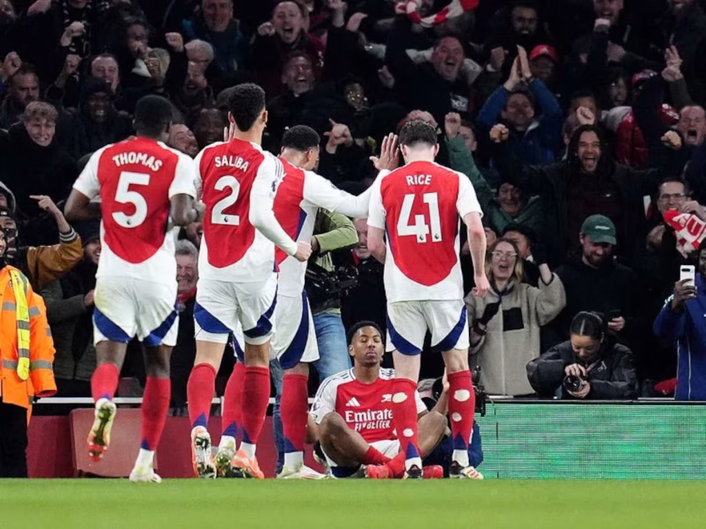 Arsenal Thrash Manchester City 5-1 to Keep EPL Title Dreams Alive