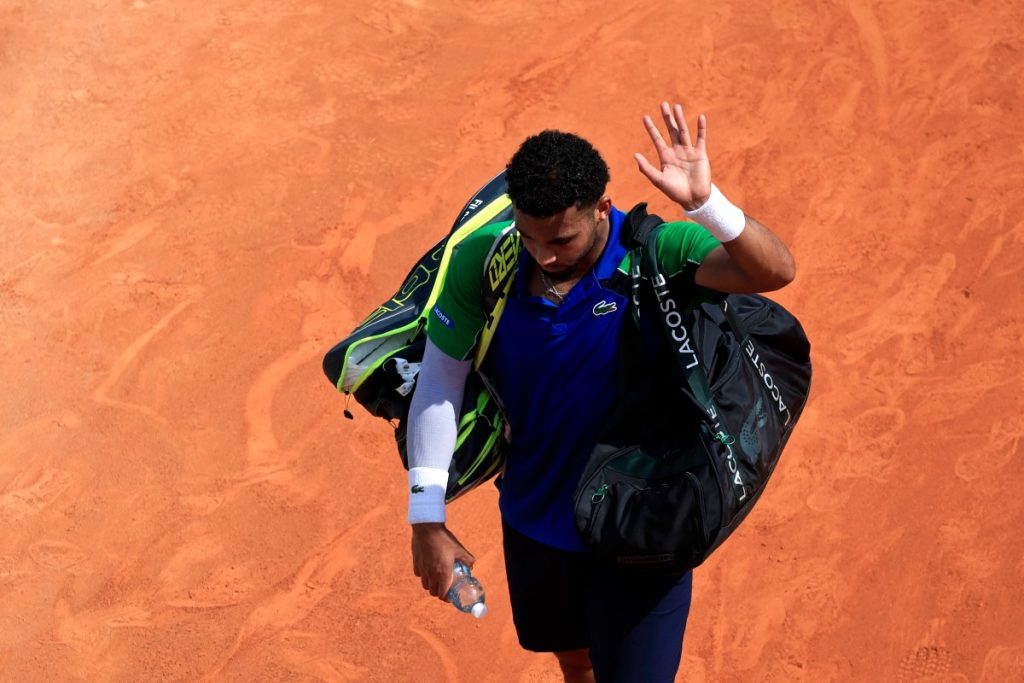 Alcaraz Survives Fils Challenge to Reach Monte Carlo Semis