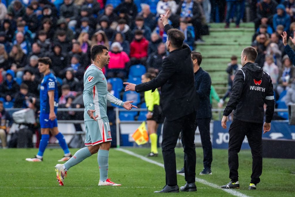 Atletico's Angel Correa Suspended for Five Matches After Referee Outburst