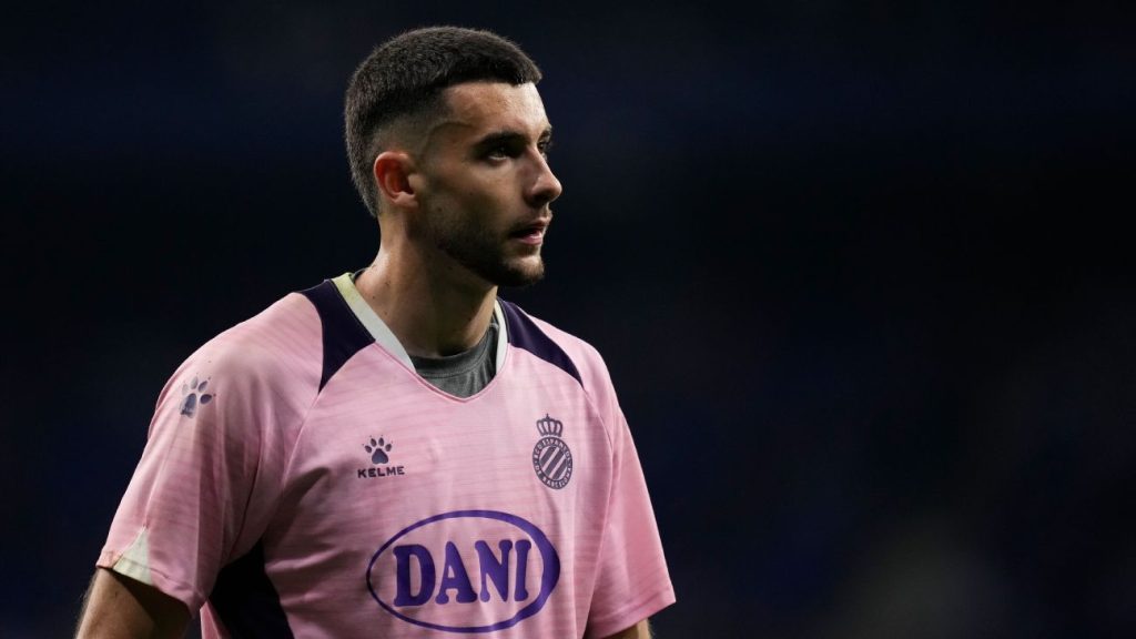 Barcelona Sign Espanyol Keeper Joan Garcia in €26M Deal