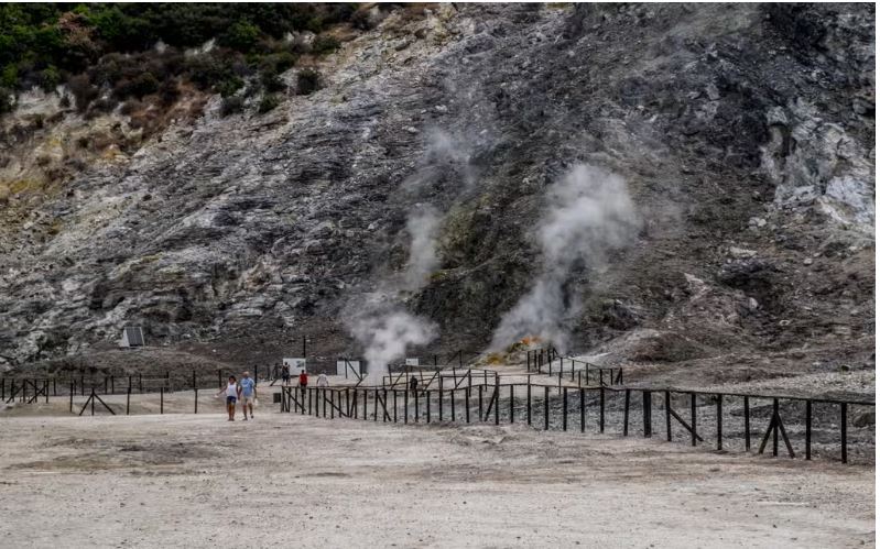 Campi Flegrei Region Quake (News Central TV)