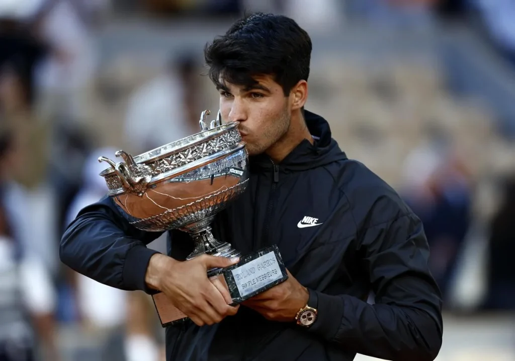 *Carlos Alcaraz Begins Roland Garros Title Defence with Confident Display