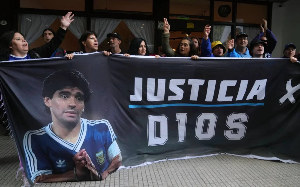 Diego Maradona: No Medical Equipment in his Room, First Responder Tells Court
