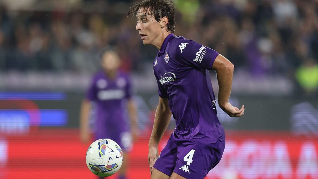 Fiorentina vs Inter Milan Match Stopped After Midfielder Edoardo Bove Collapses