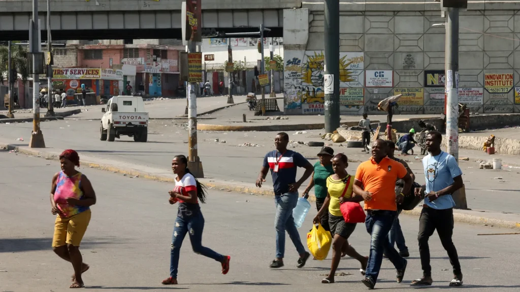 Haiti Gangs Kill Pregnant Woman, Force 5,000 to Flee in Port-au-Prince