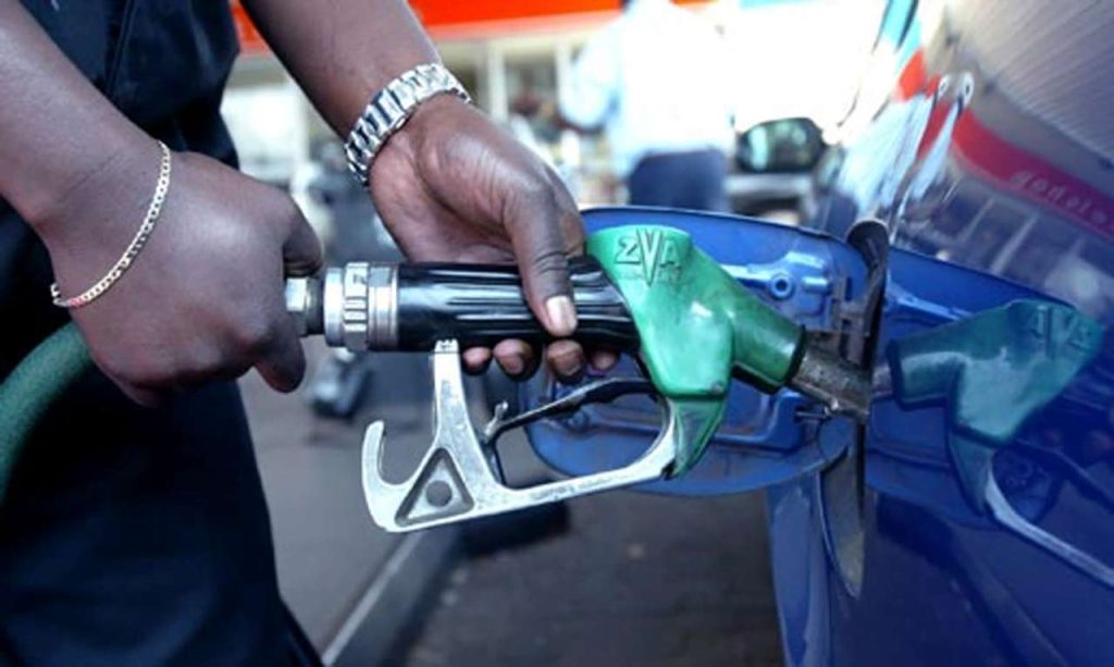 Dangote Reduces Petrol Price to N820 Per Litre