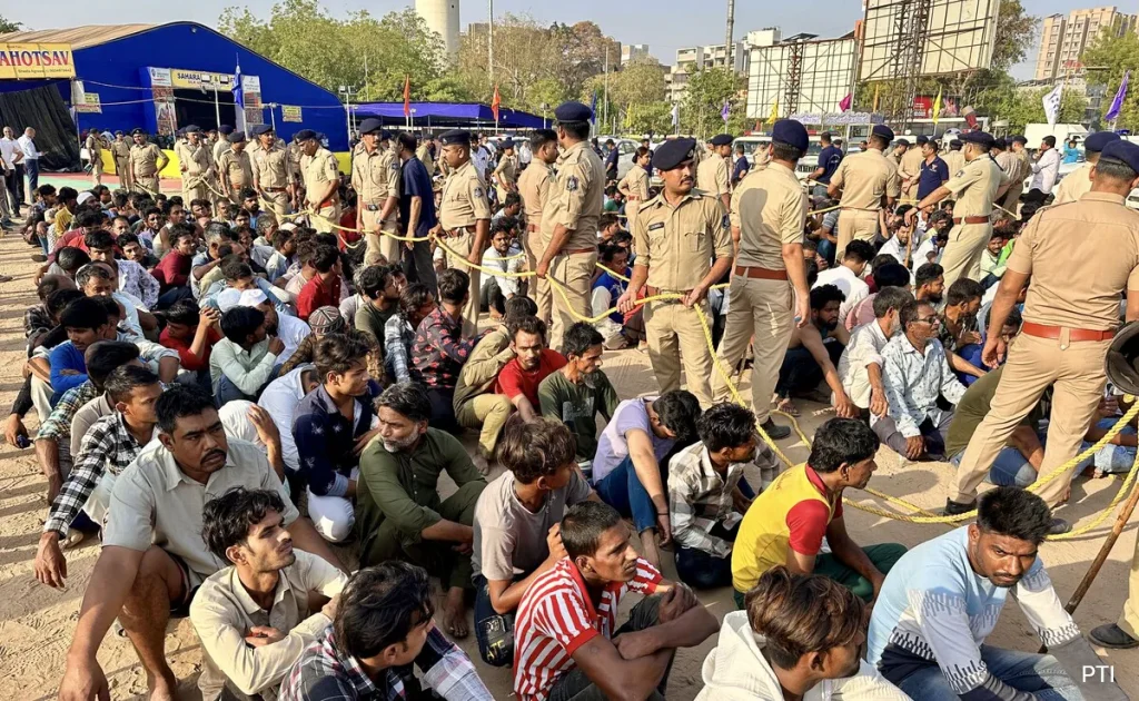 India Detains Over 1,000 Bangladeshi Migrants in Gujarat Crackdown