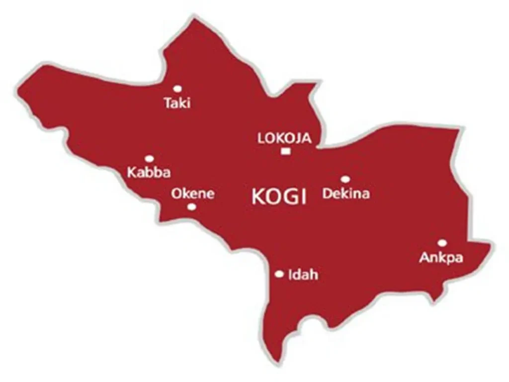 Hoodlums Attack Kogi Monarch's Palace, Set Vehicle Ablaze