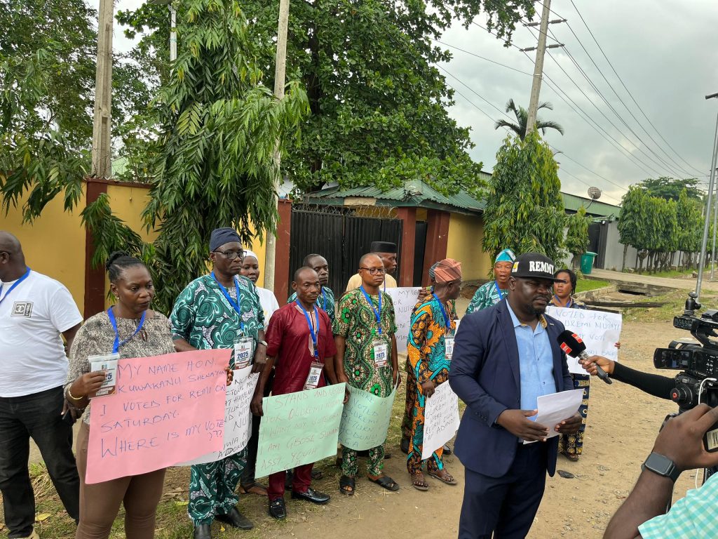 Lagos APC Members Rally Over Disputed LG Primaries