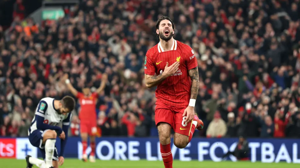 Liverpool Crush Spurs to Set Up League Cup Final Clash with Newcastle
