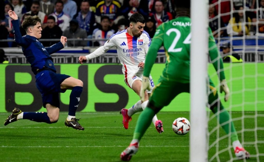 Manchester Utd Held Late in Lyon After Onana Errors in Europa League