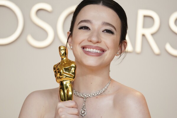 Mikey Madison Wins Best Actress Oscar for ‘Anora’