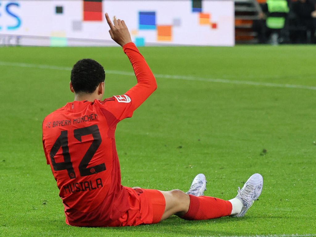 Musiala Injury Overshadows Bayern's 3-1 Win at Augsburg