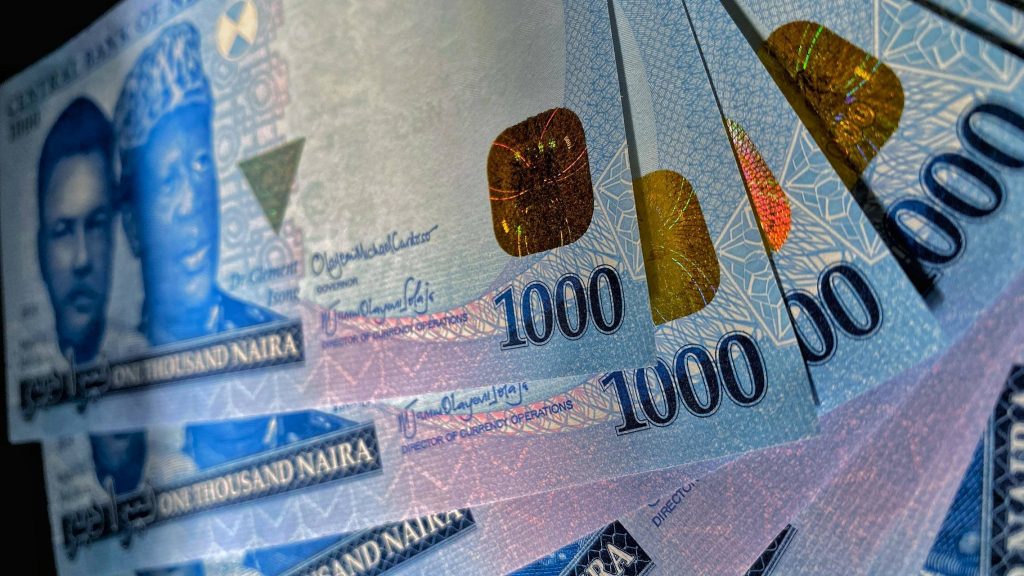 Naira Dips Against the Dollar in Black Market