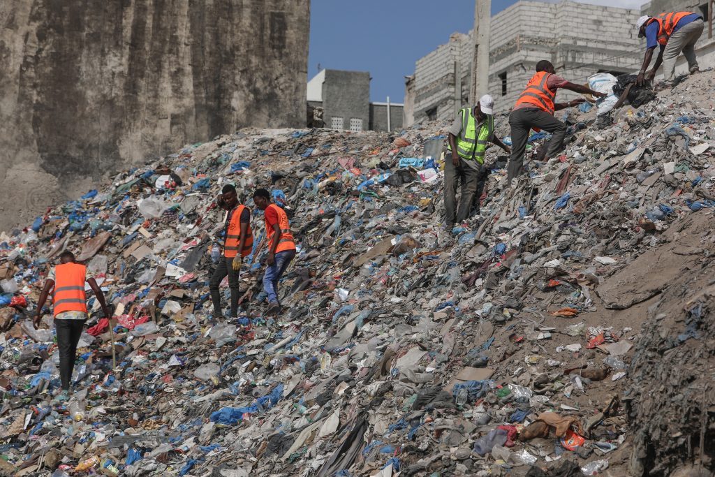 Nations Split on Key Issues in Plastic Pollution Talks